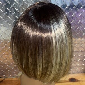 Mixed blonde lace bob